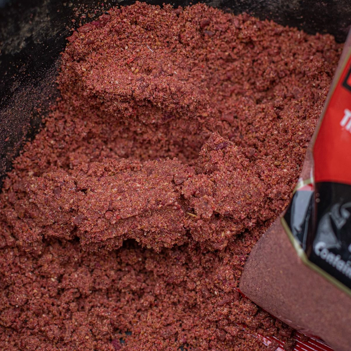 Dynamite Baits Robin Red Carp Bundle Bait & Additives 4 Dynamite Baits Robin Red Carp Bundle Bait & Additives - Image 4