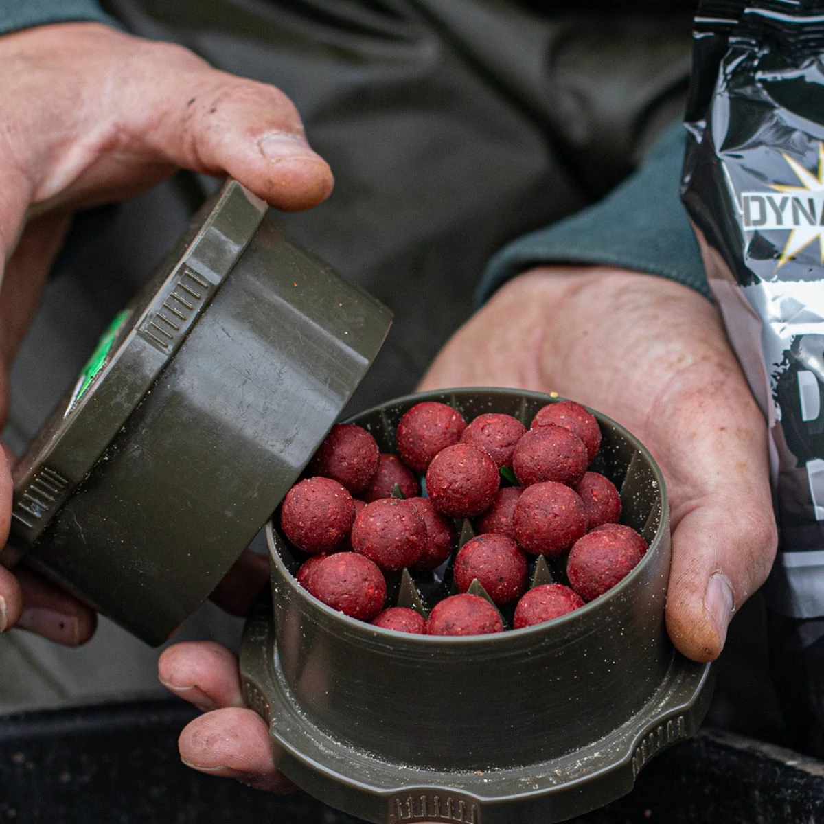 Dynamite Baits Robin Red Carp Bundle Bait & Additives 8 Dynamite Baits Robin Red Carp Bundle Bait & Additives - Image 8